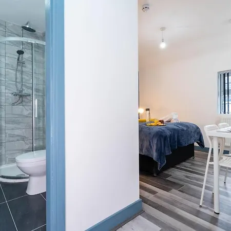 Sky One Bedroom Modern 6 Apartment